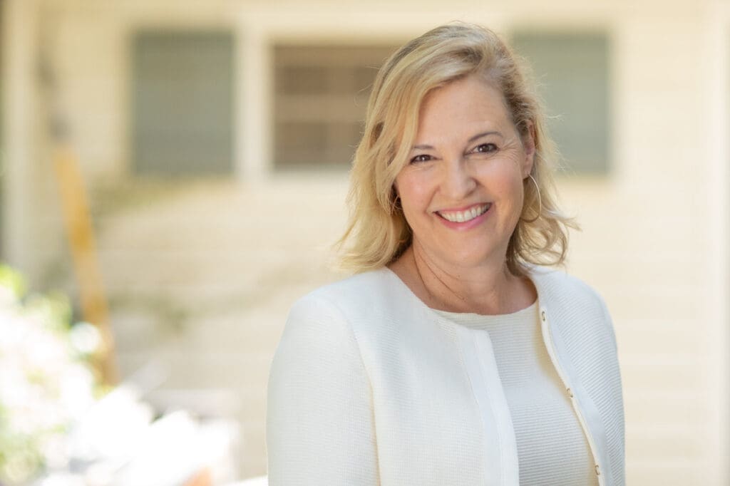 Cindi Gortner real estate agent - Buy or sell with confidence with Cindi Gortner